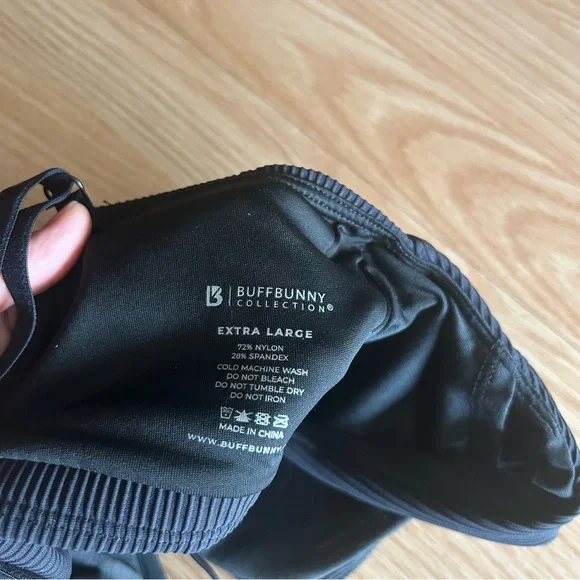 BuffBunny Black Ribbed Cross Sports Bra XL - Picture 2 of 6